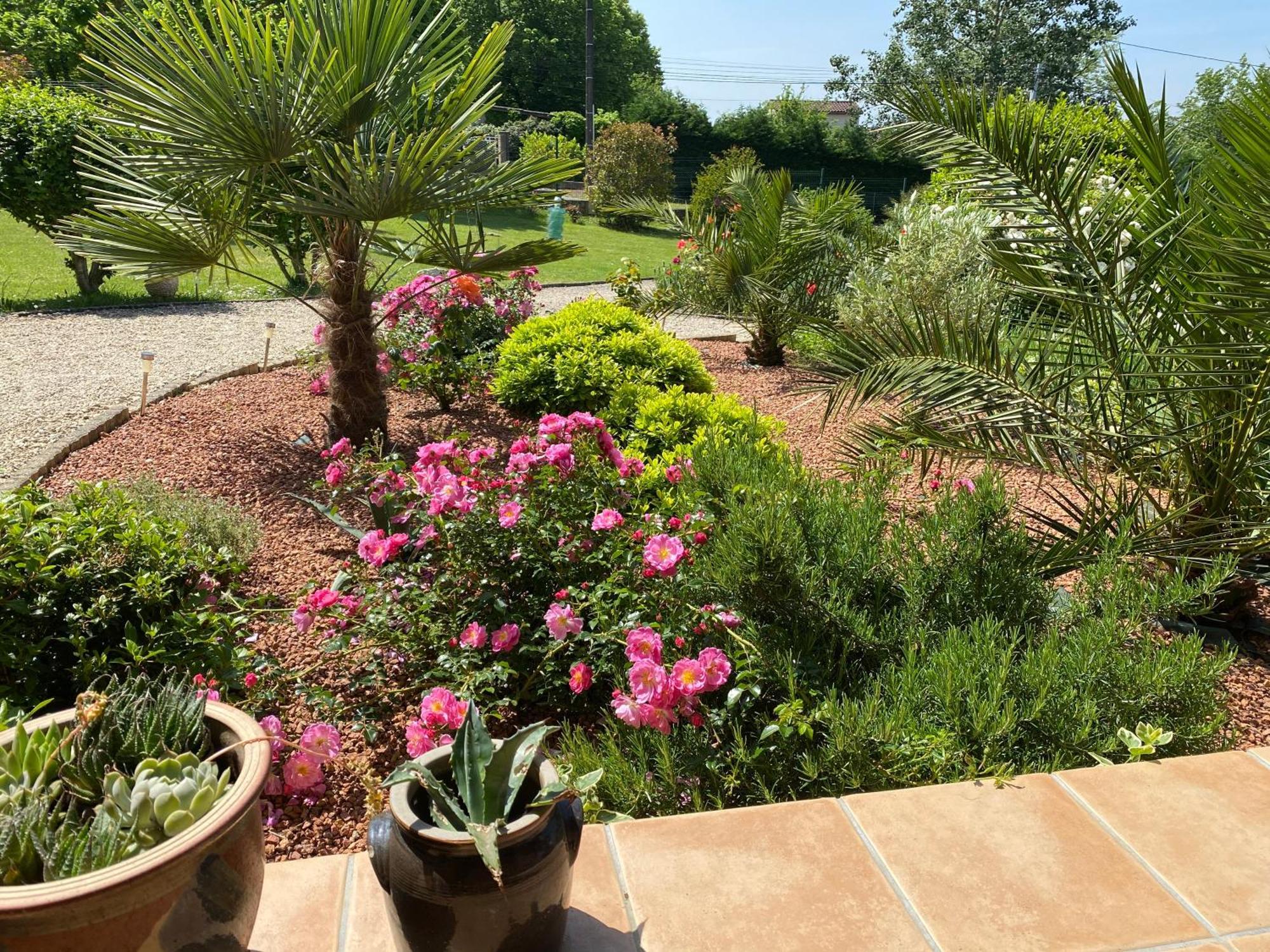 Aux Trois Muriers Villeneuve-sur-Lot Luaran gambar